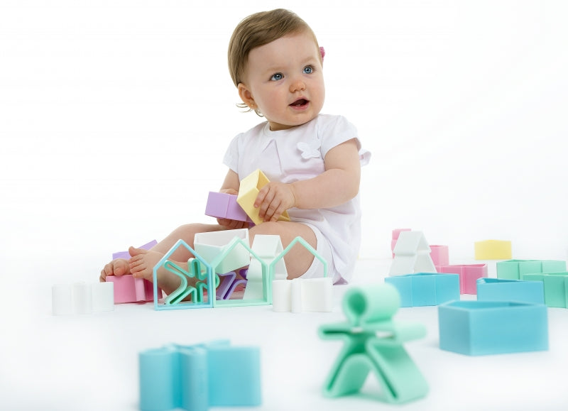 Dëna Speelgoed en bijtring house soft pink pastel