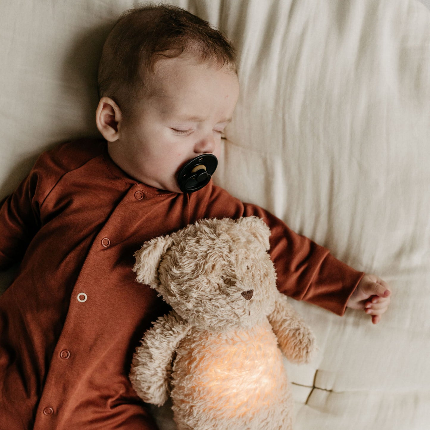 Moonie organic humming bear sand of grijs 0+