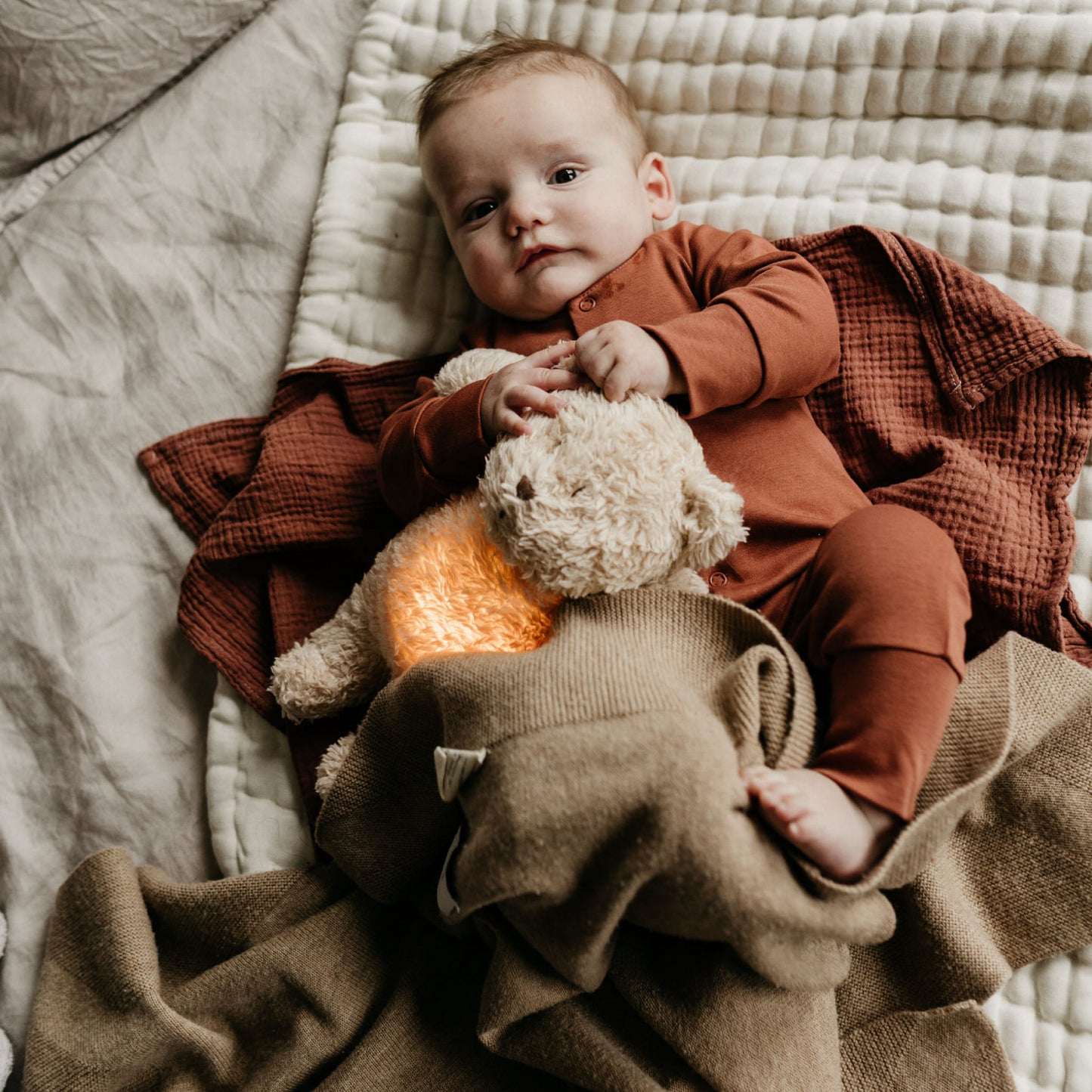 Moonie organic humming bear sand of grijs 0+